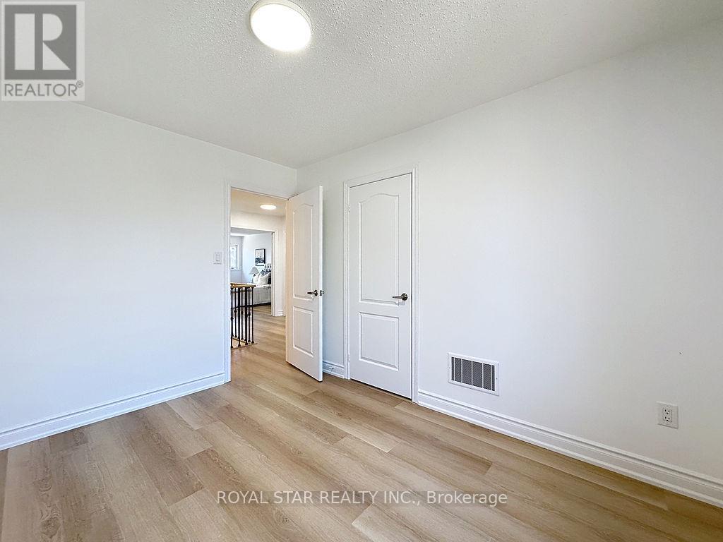 351 GIDDINGS CRESCENT - 28