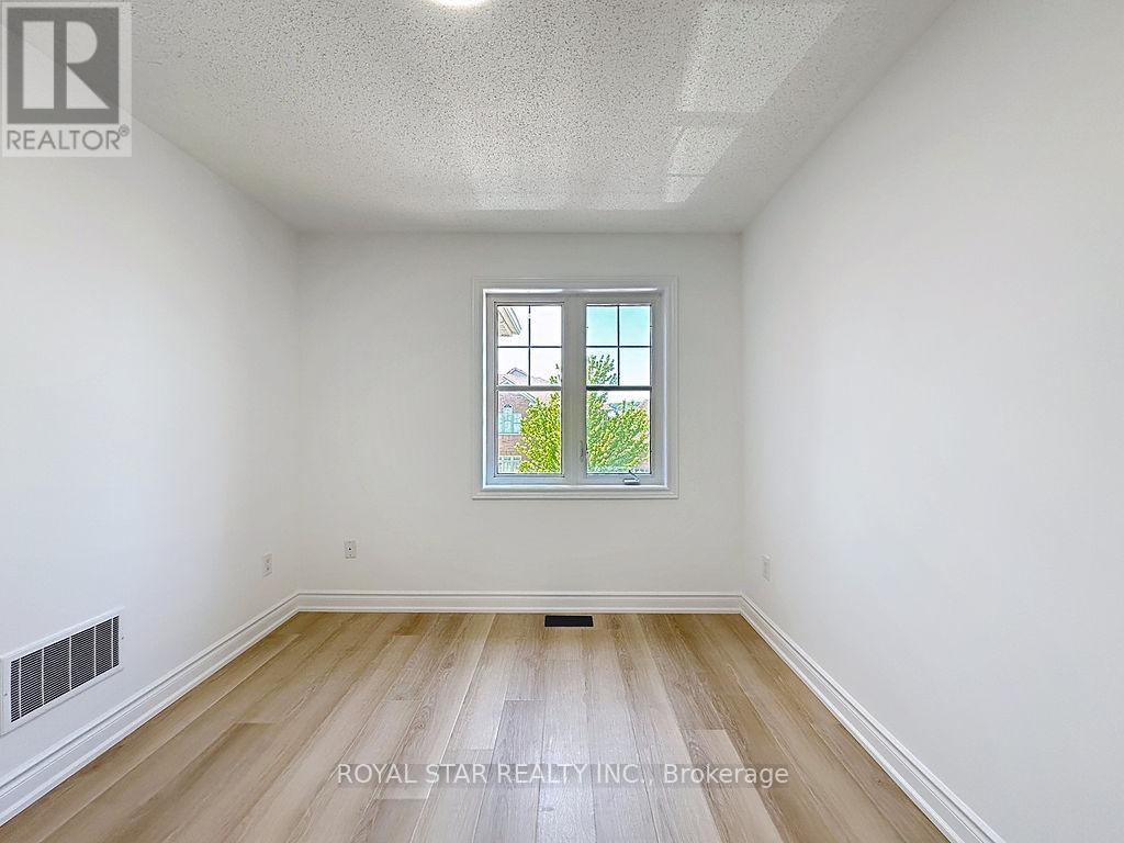 351 GIDDINGS CRESCENT - 34