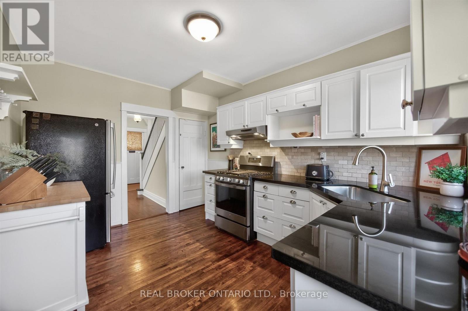 23 SECOND STREET - 18