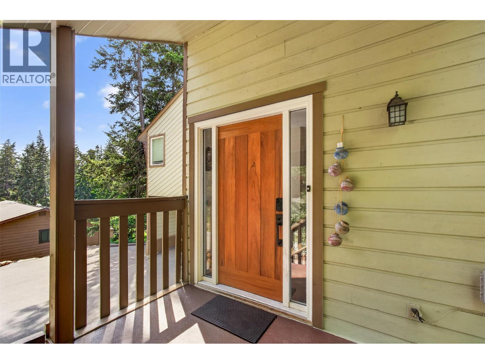 442 Clifton Road N, Kelowna