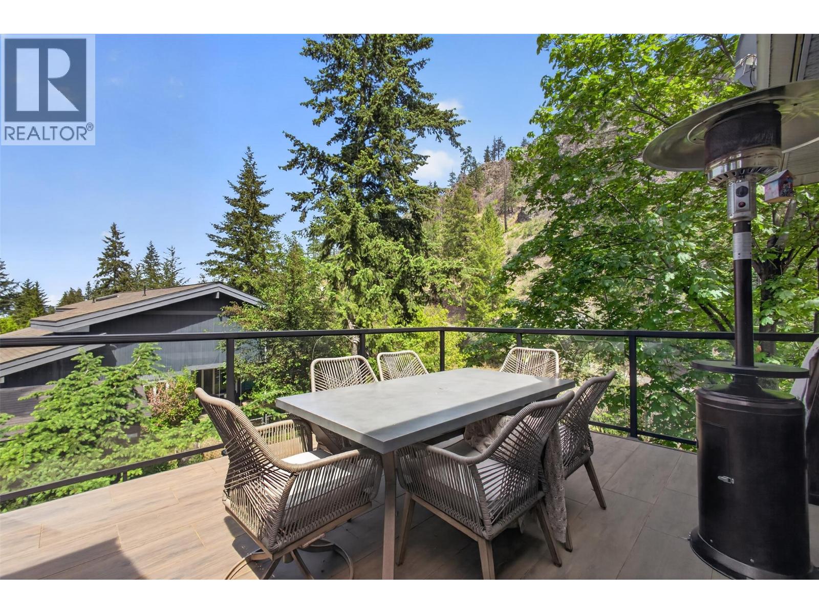 442 Clifton Road N - 18