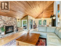  442 Clifton Road North, Kelowna