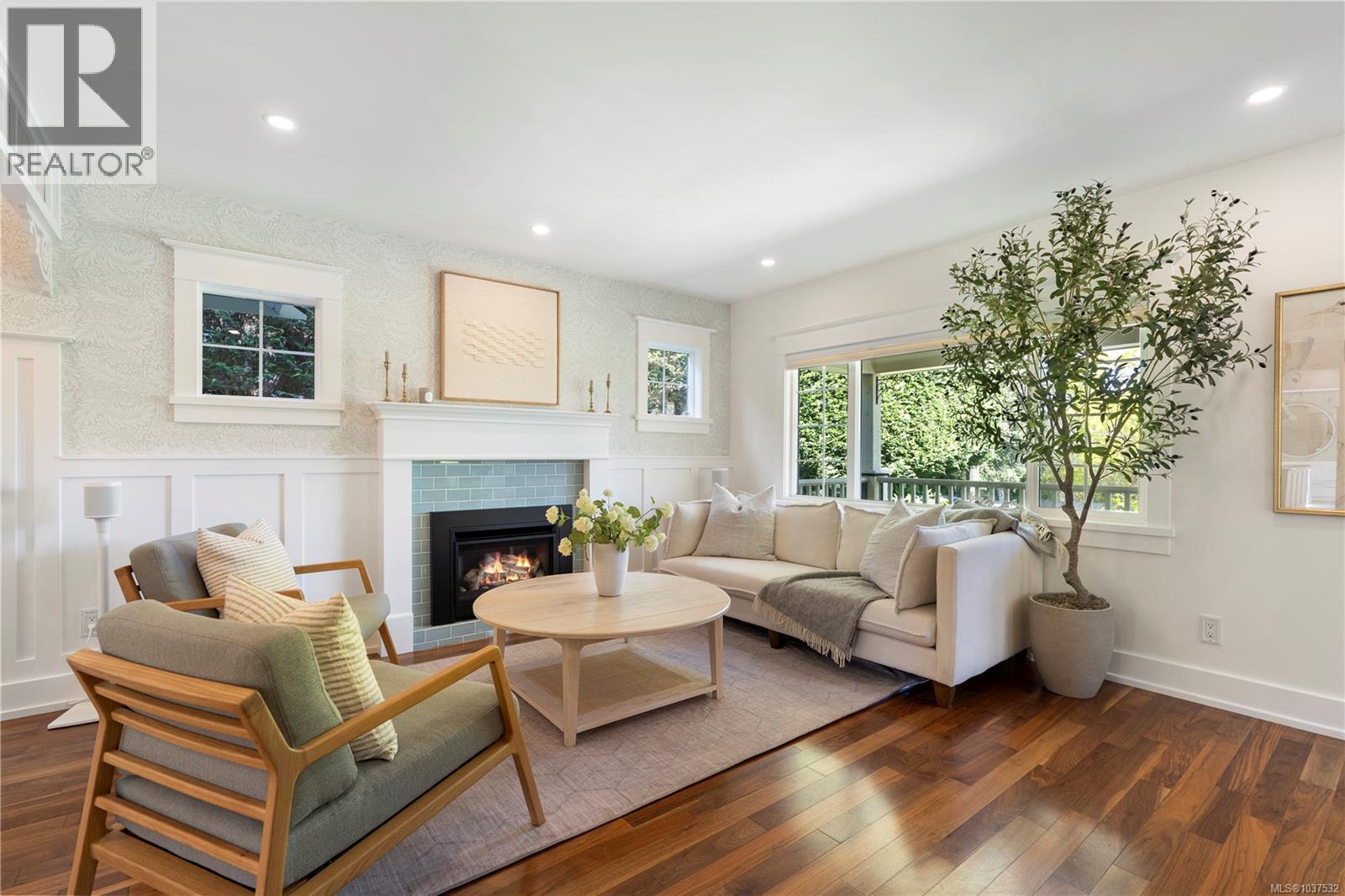 1074 Oliver St - 7