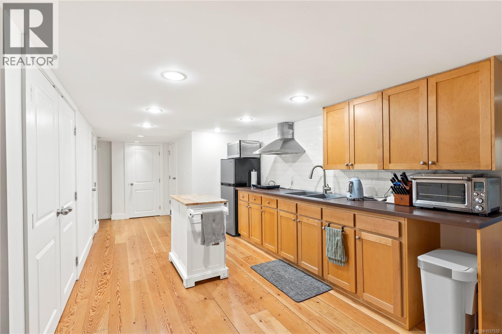 1074 Oliver St - 46