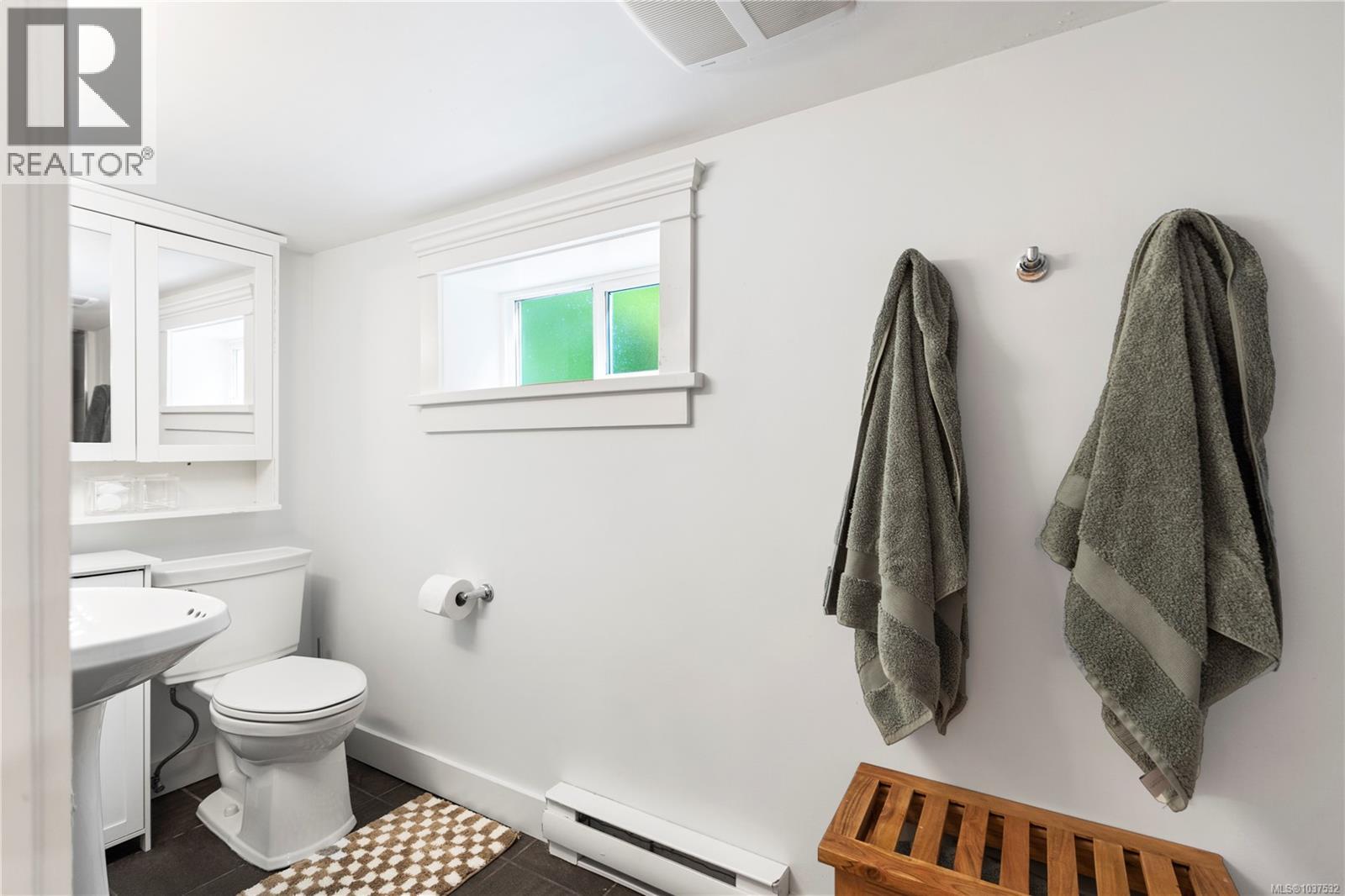 1074 Oliver St - 48