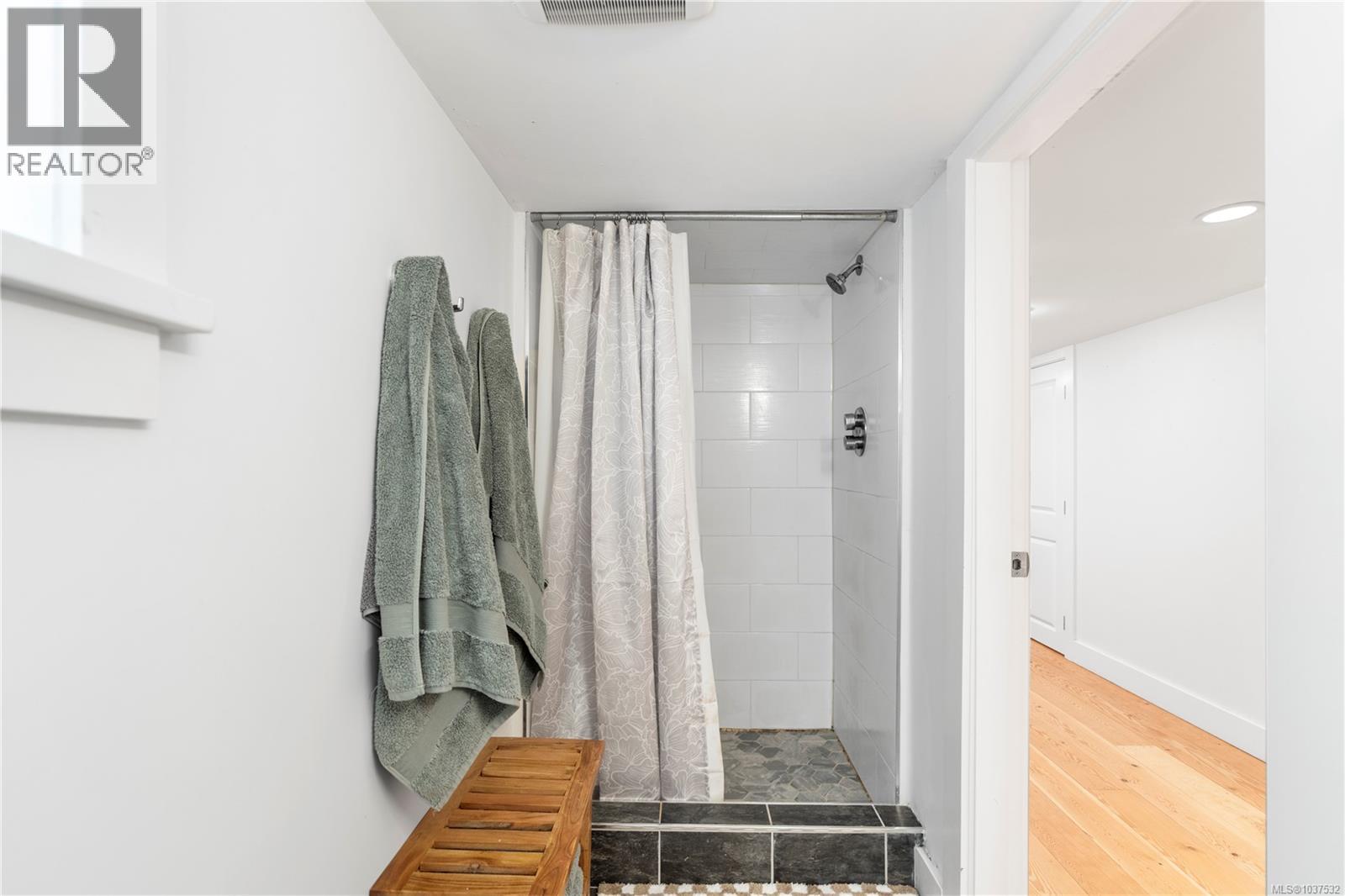 1074 Oliver St - 49