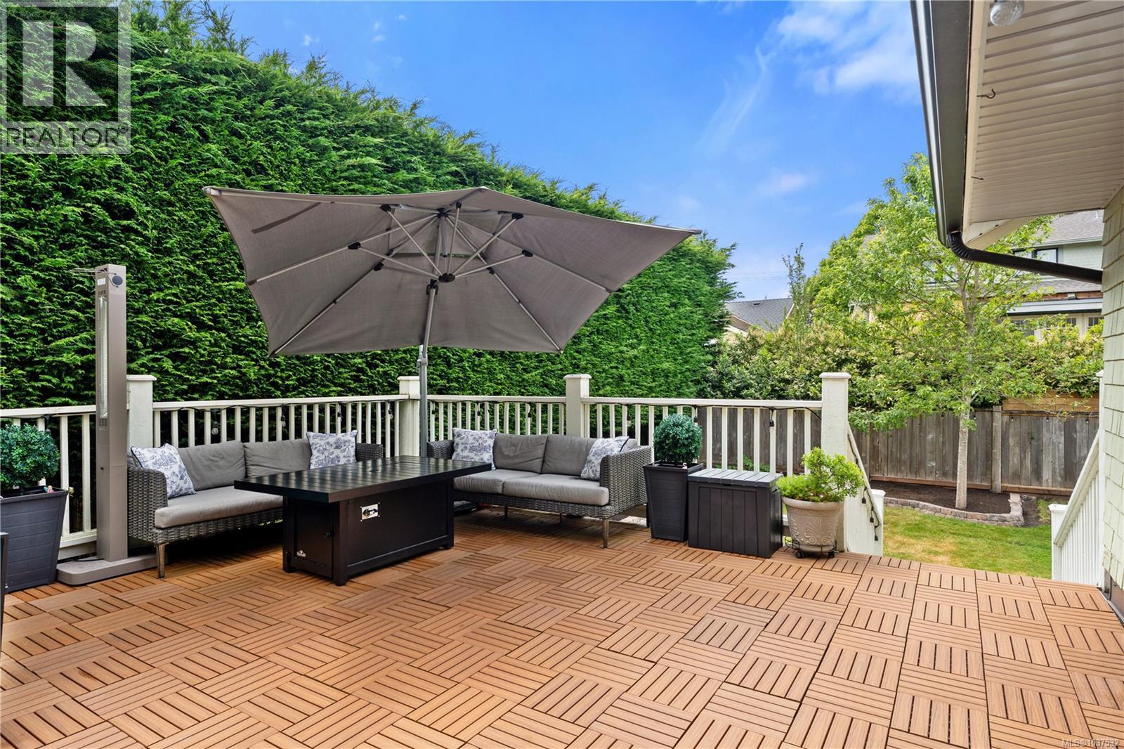 1074 Oliver St - 25