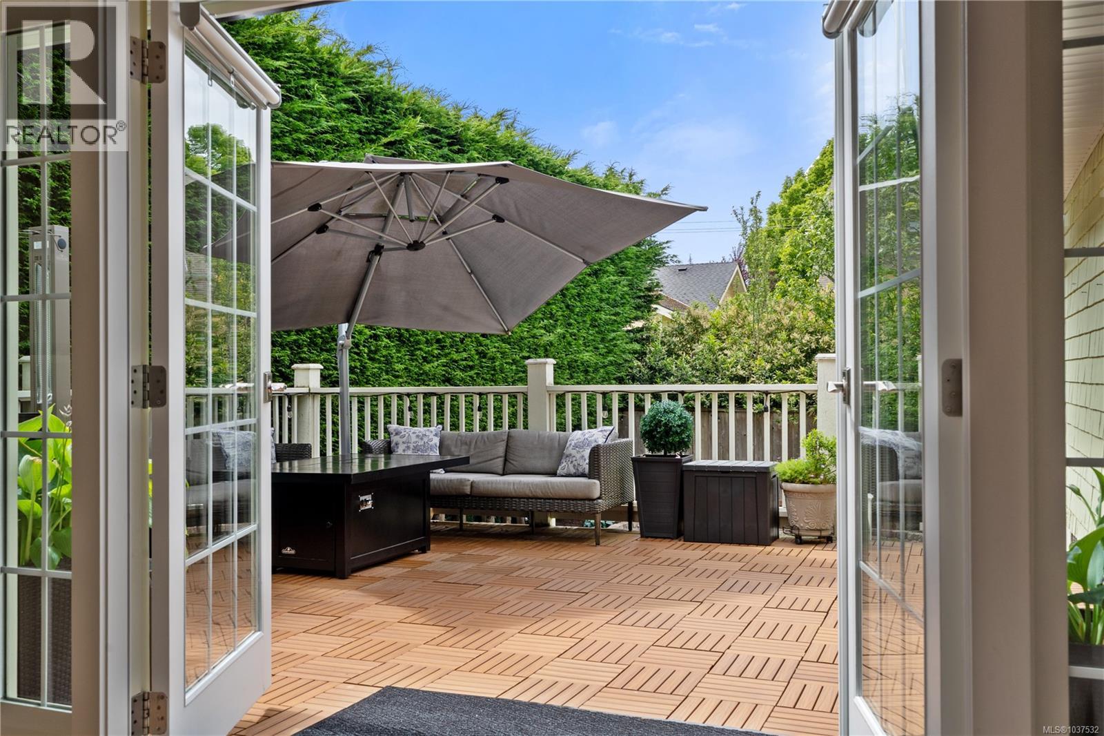 1074 Oliver St - 24