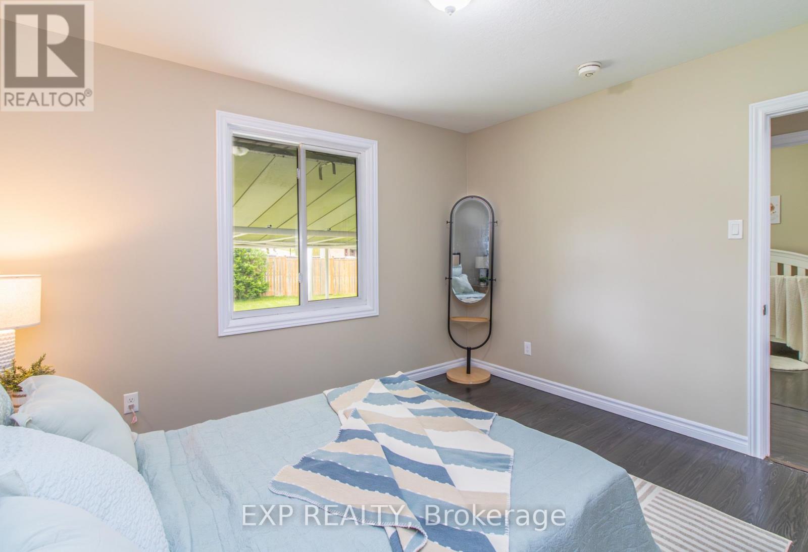35 HILLSBOROUGH CRESCENT - 17