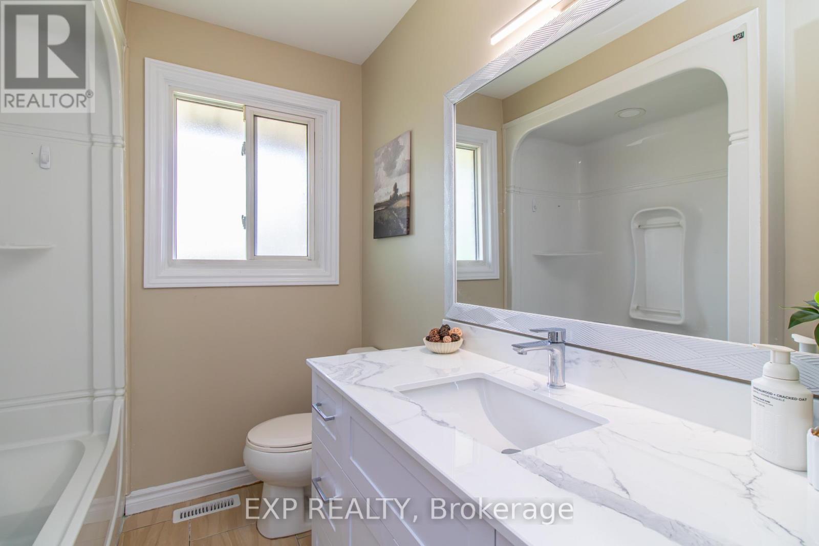 35 HILLSBOROUGH CRESCENT - 19