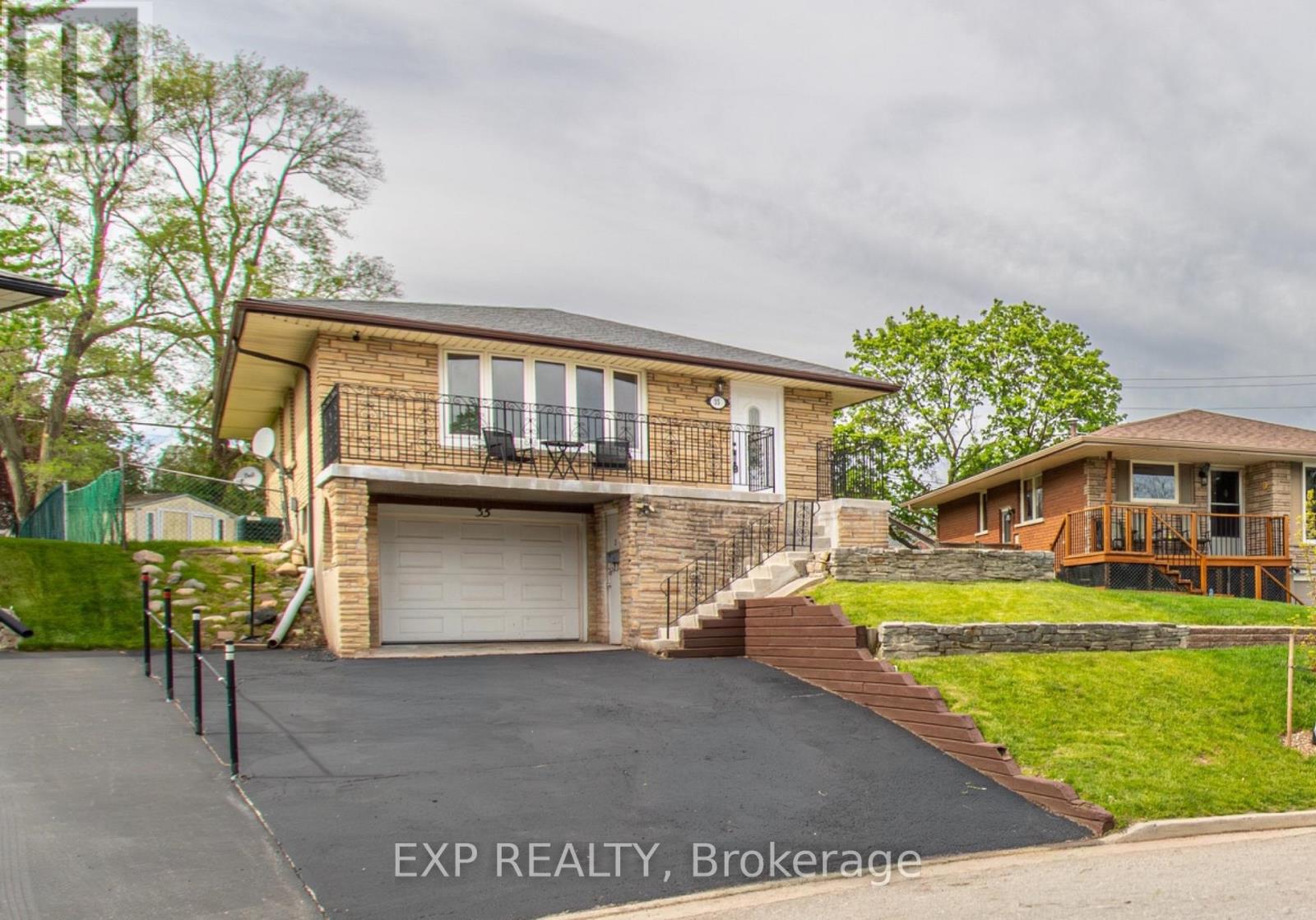 35 HILLSBOROUGH CRESCENT - Image 2