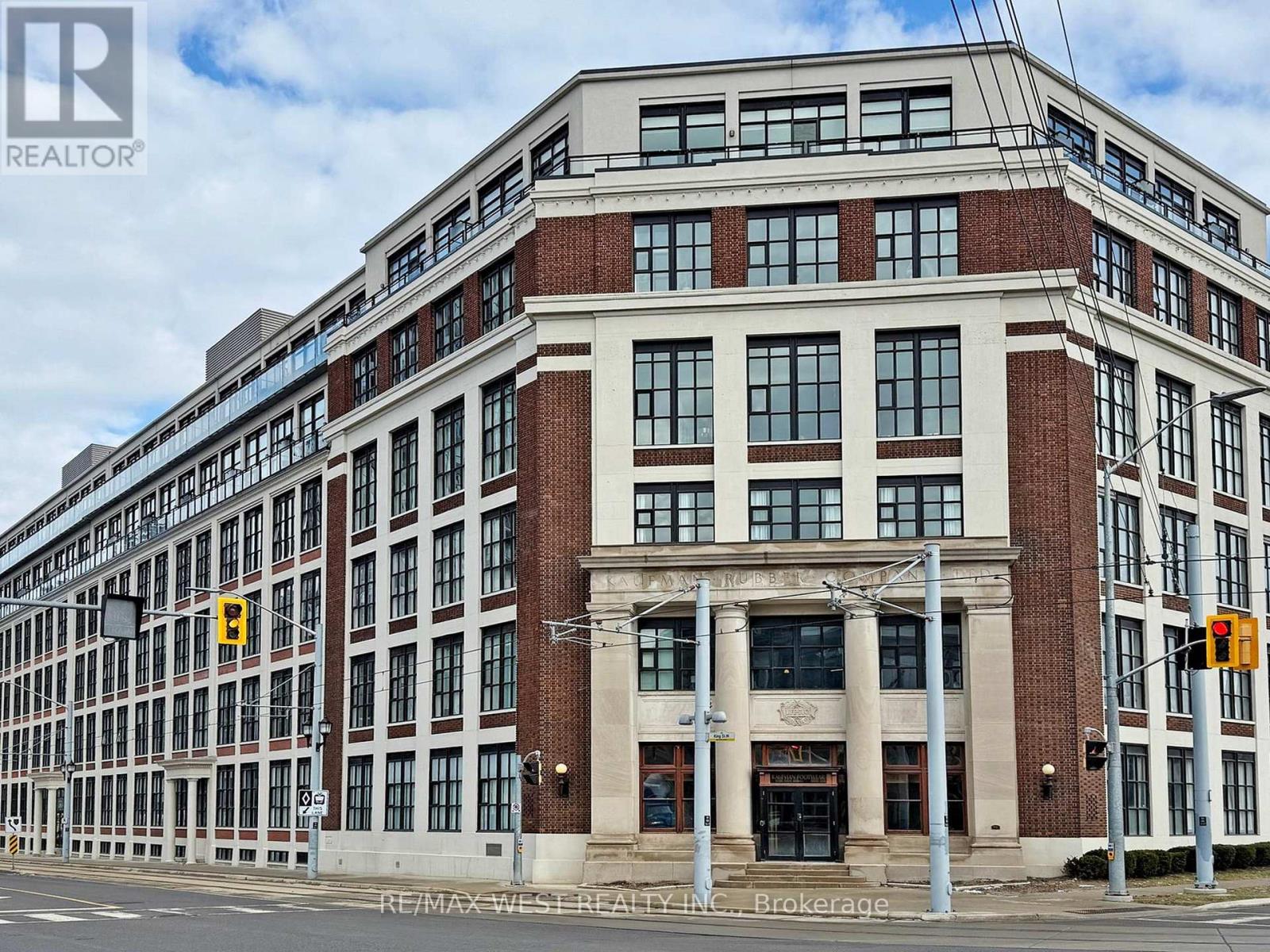 #207 410 KING STREET W - 1