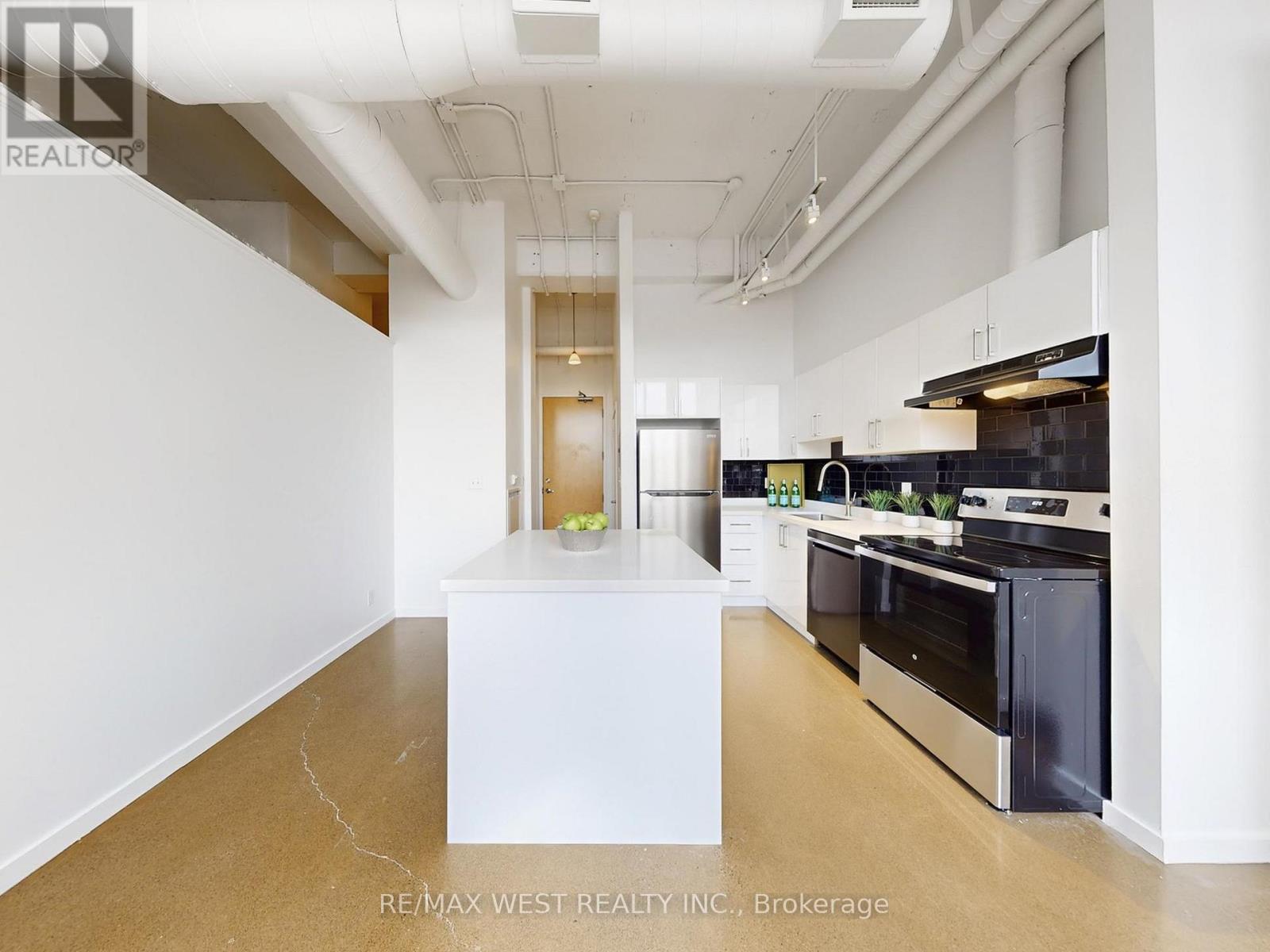 #207 410 KING STREET W - 4