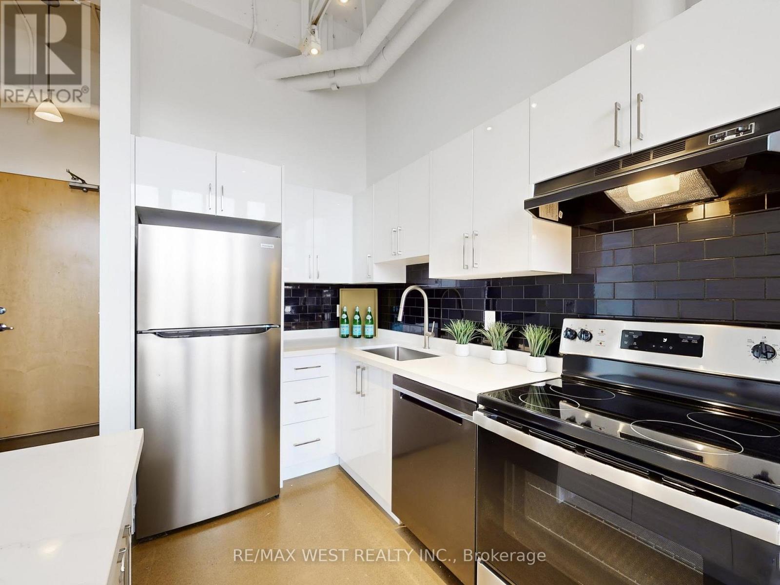 #207 410 KING STREET W - 6