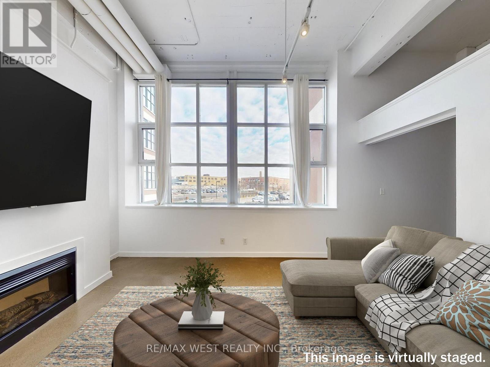 #207 410 KING STREET W - 7