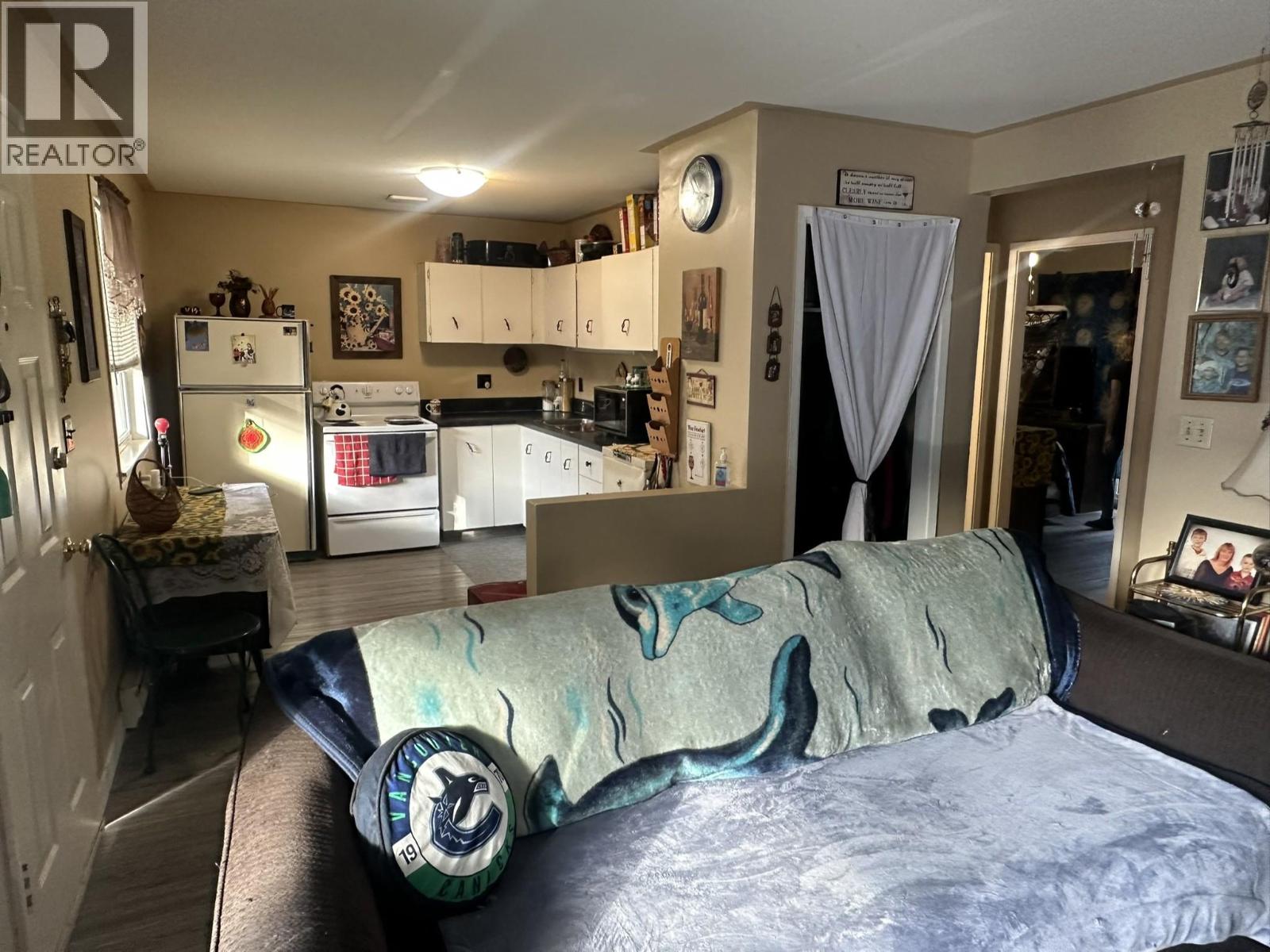 3710-3712 24 Avenue - 33