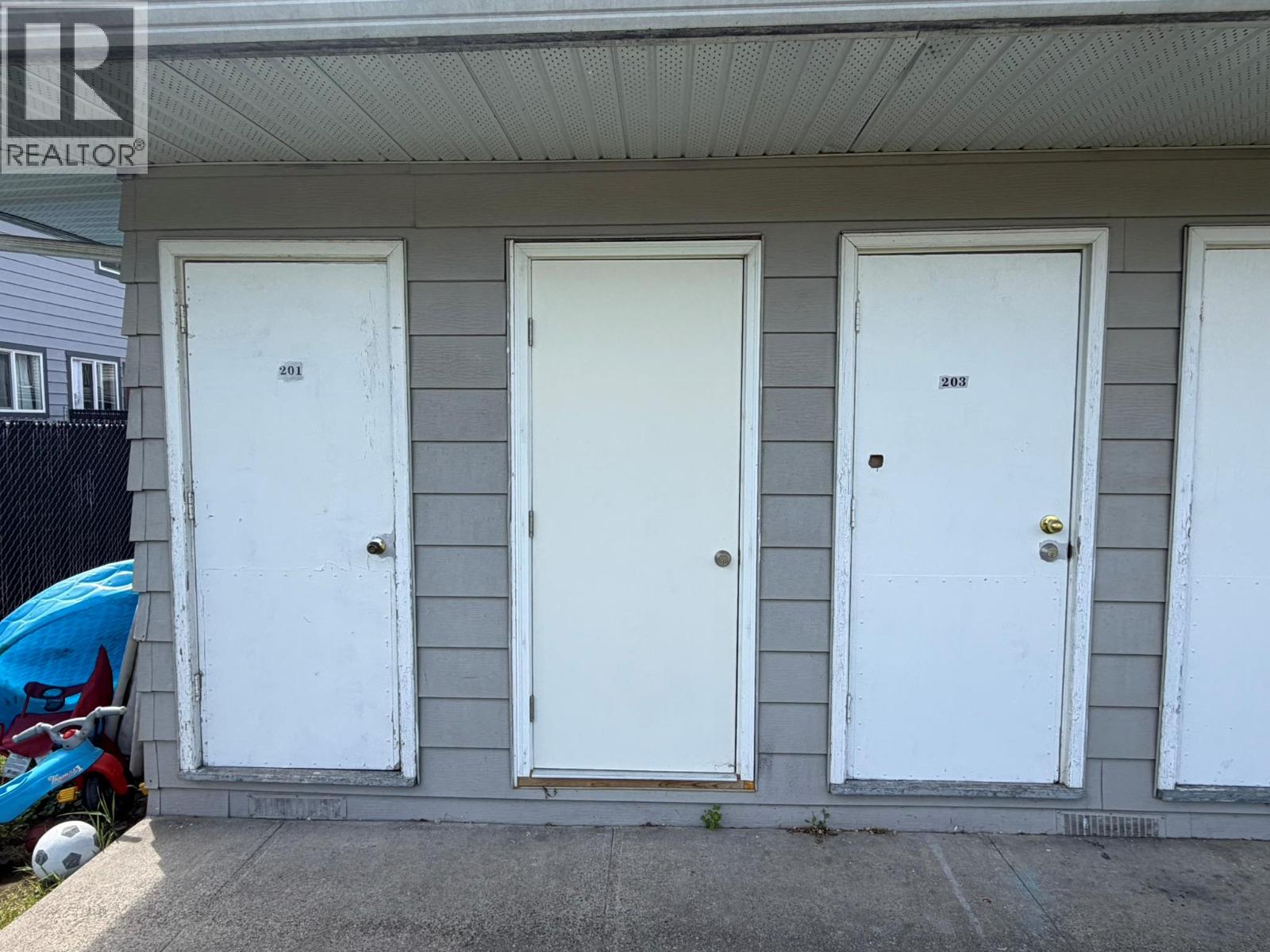 3710-3712 24 Avenue - 77