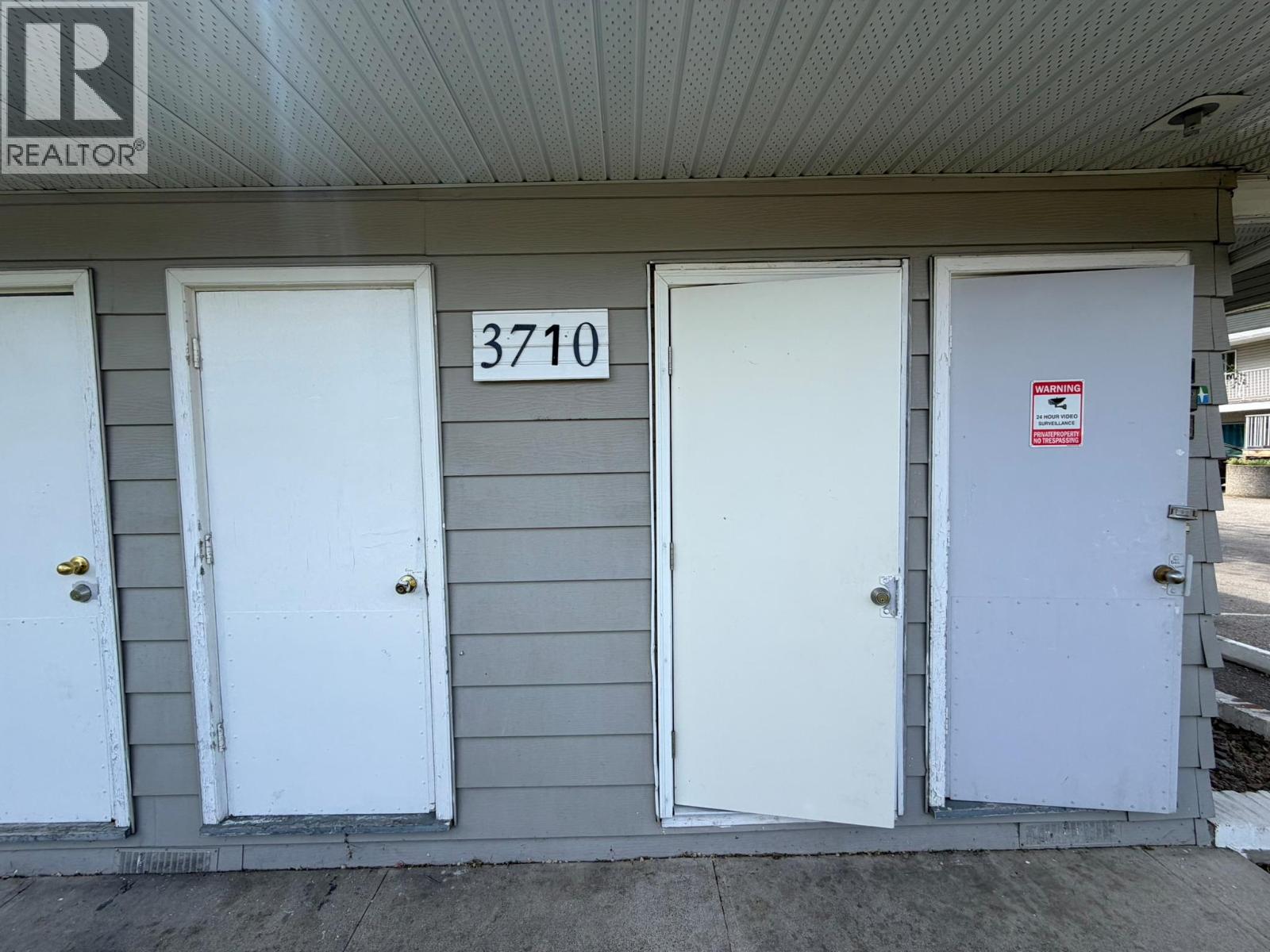 3710-3712 24 Avenue - 78
