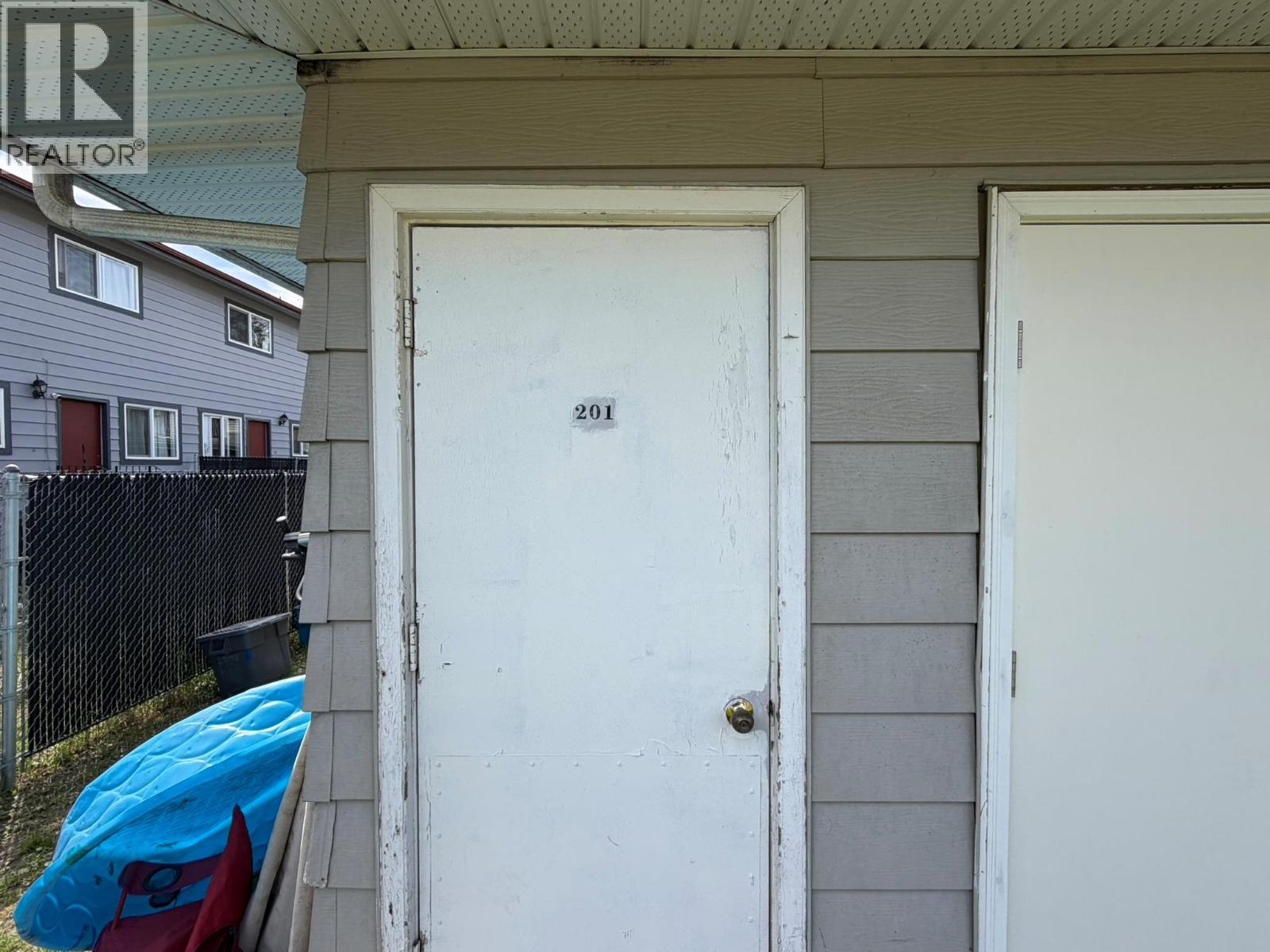 3710-3712 24 Avenue - 76
