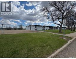 2022 102nd Street, North Battleford, SK S9A1H8 Photo 6