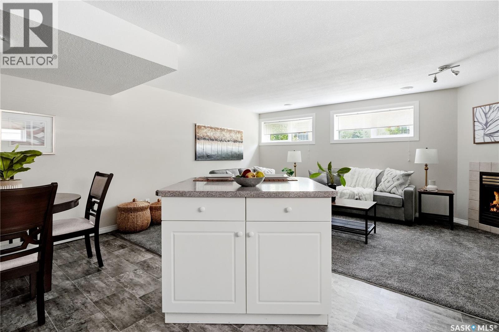 2248 Wascana STREET - 32