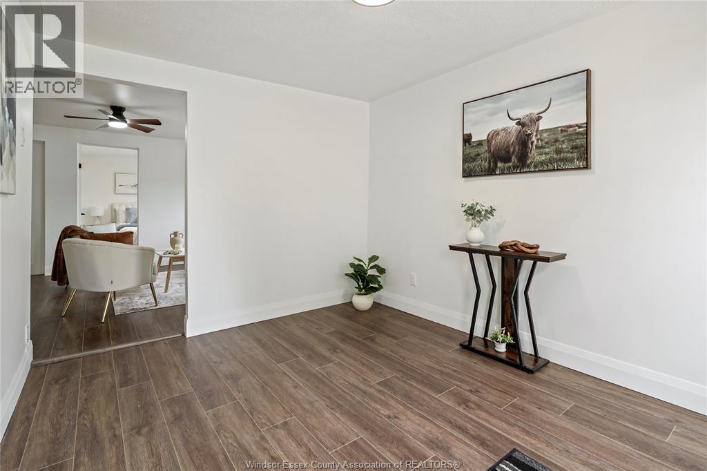 136 Adelaide STREET South - Image 3
