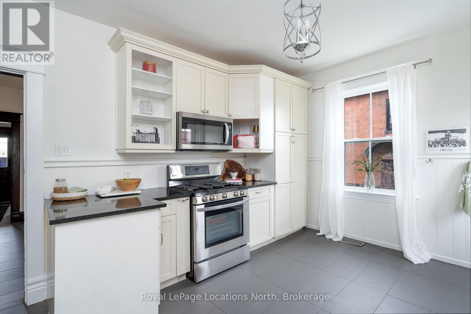 117 NAPIER STREET - 12