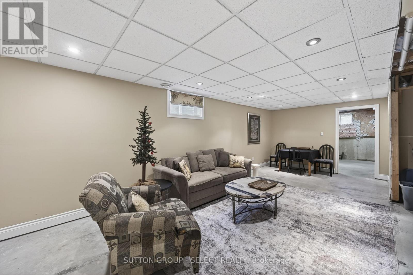 1864 DOWNES COURT - 26