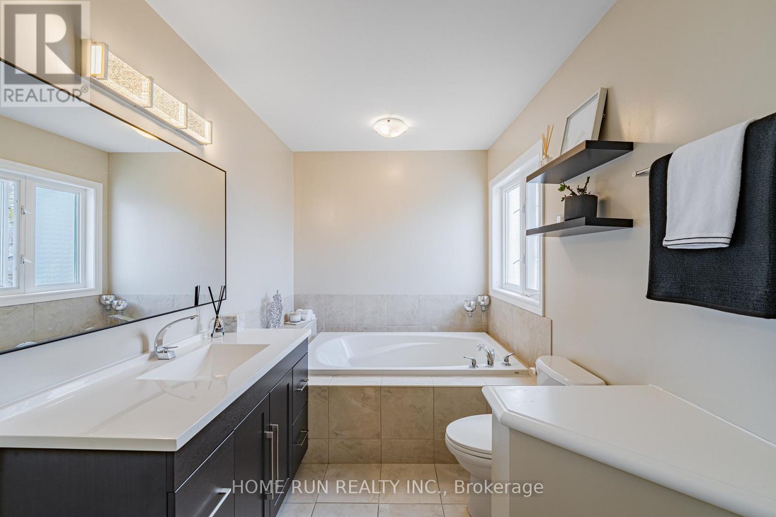 131 KINGHAVEN CRESCENT - 23