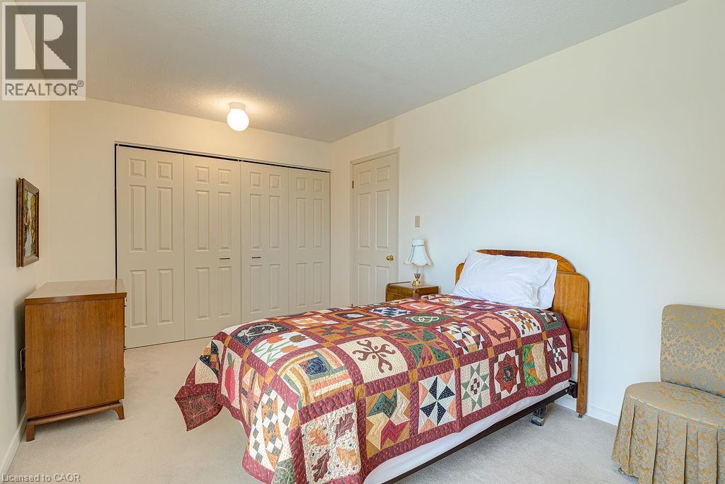 #407 1414 KING Street E - 25