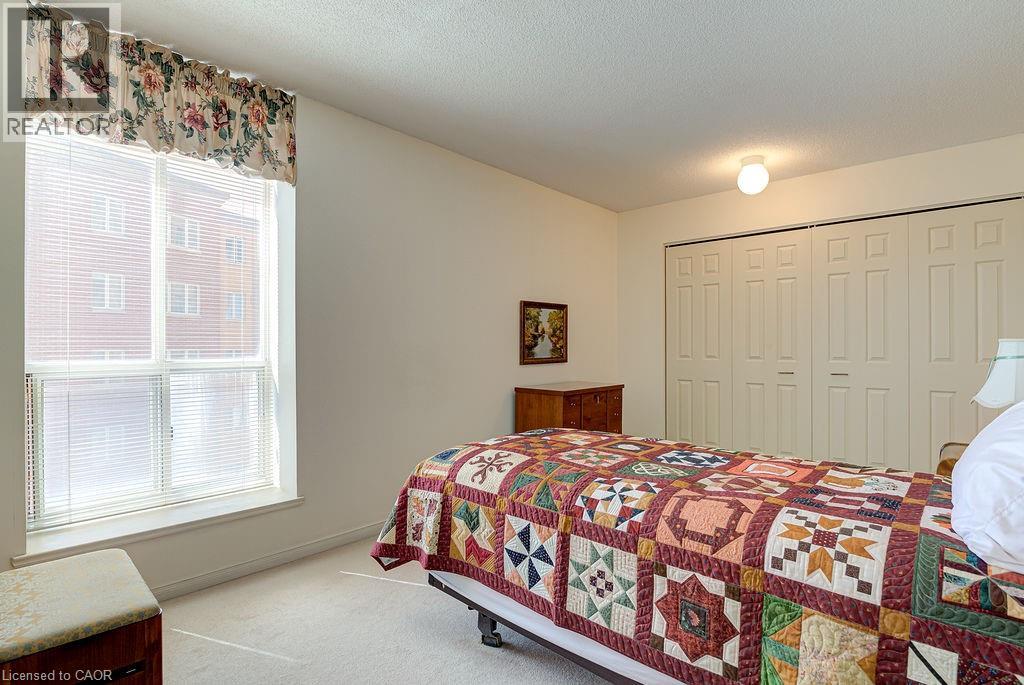 #407 1414 KING Street E - 26