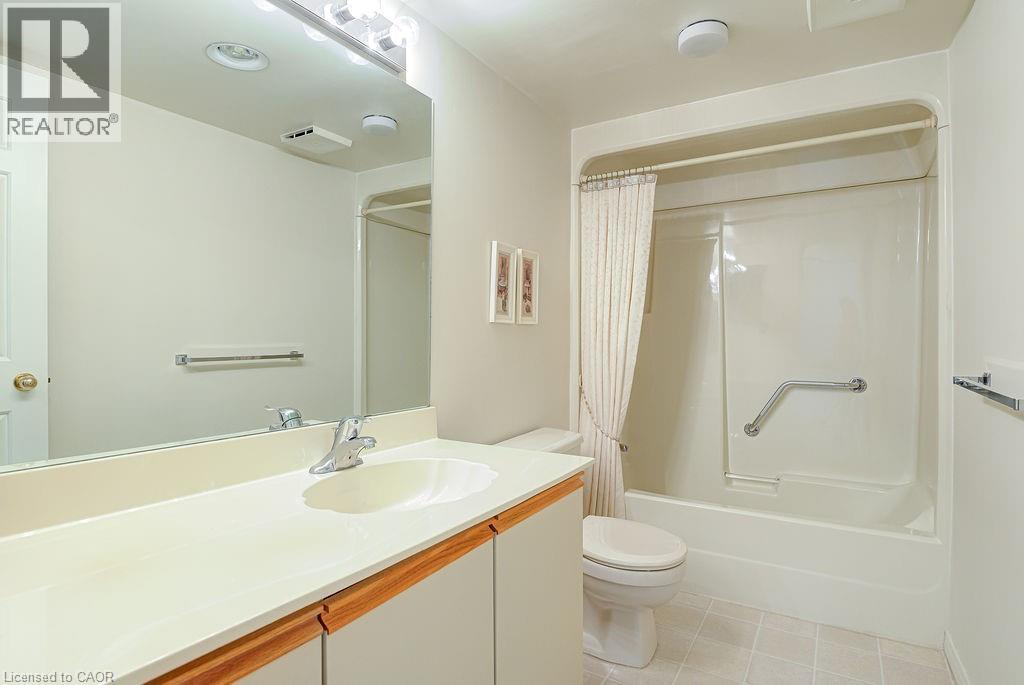 #407 1414 KING Street E - 29