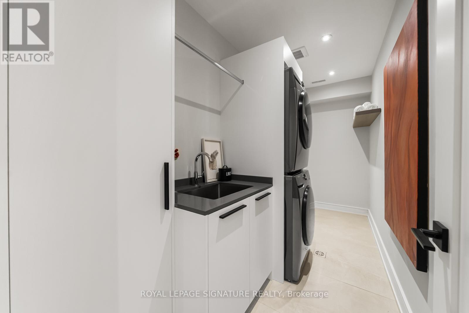 588 WOBURN AVENUE - 42