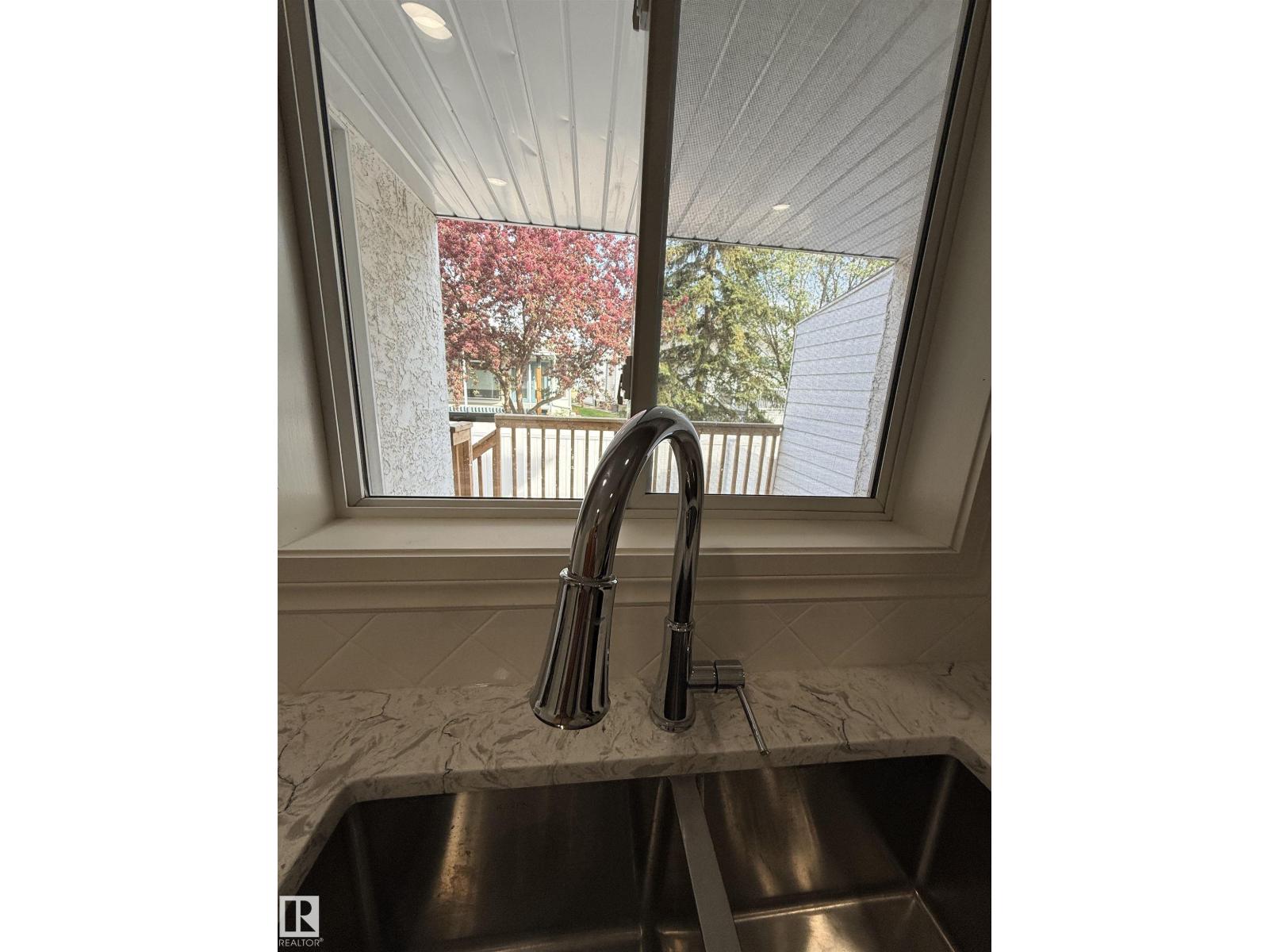 #22 9703 174 ST NW NW - 16