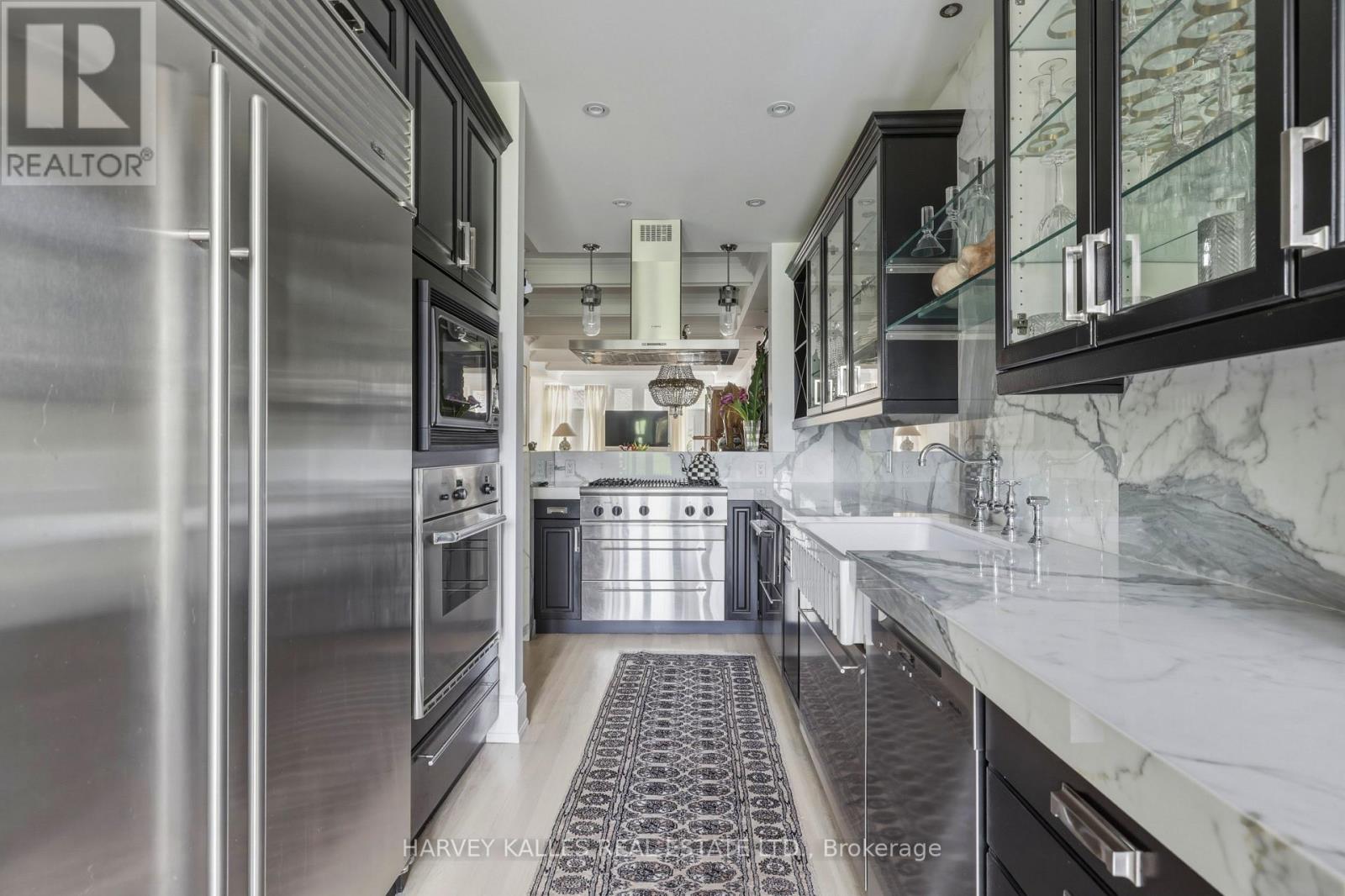 #21 260 RUSSELL HILL ROAD - 12