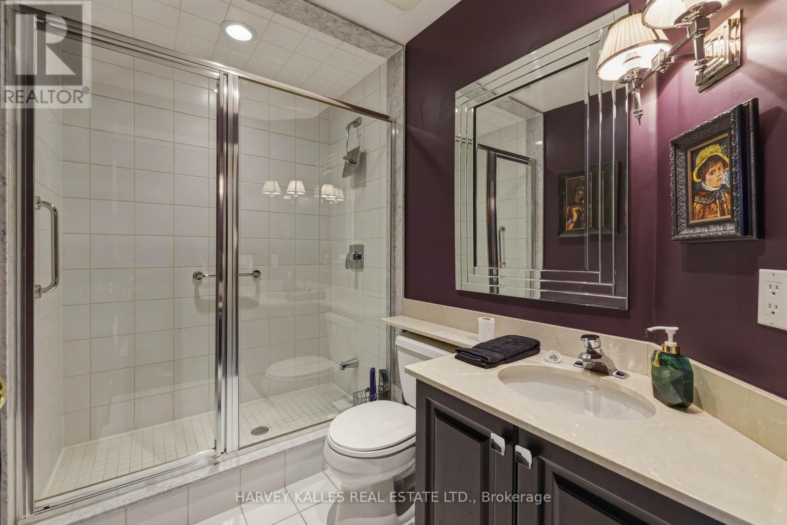#21 260 RUSSELL HILL ROAD - 23