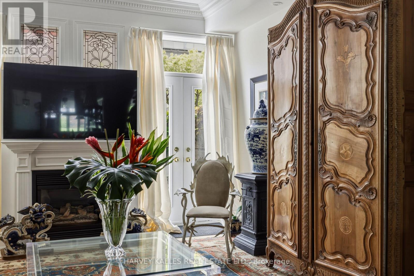 #21 260 RUSSELL HILL ROAD - Image 3