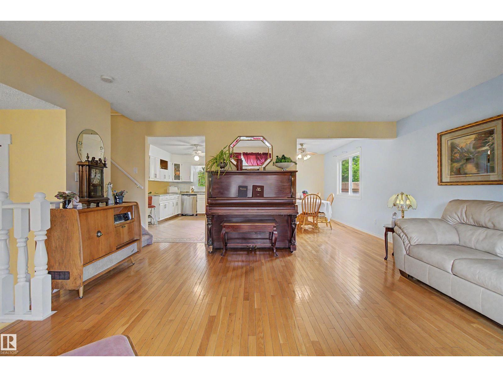 2068 45 ST NW - 11