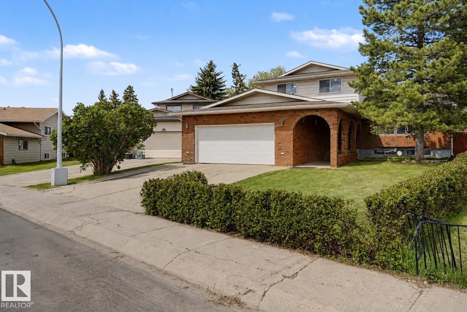 2068 45 ST NW - 2