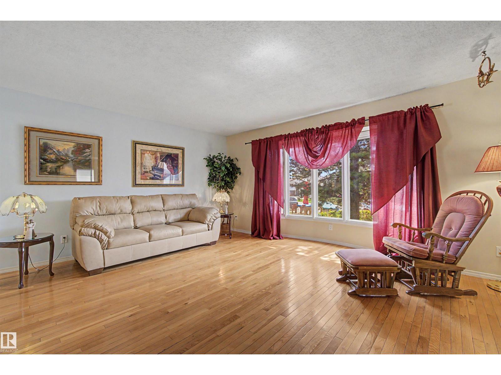 2068 45 ST NW - 8