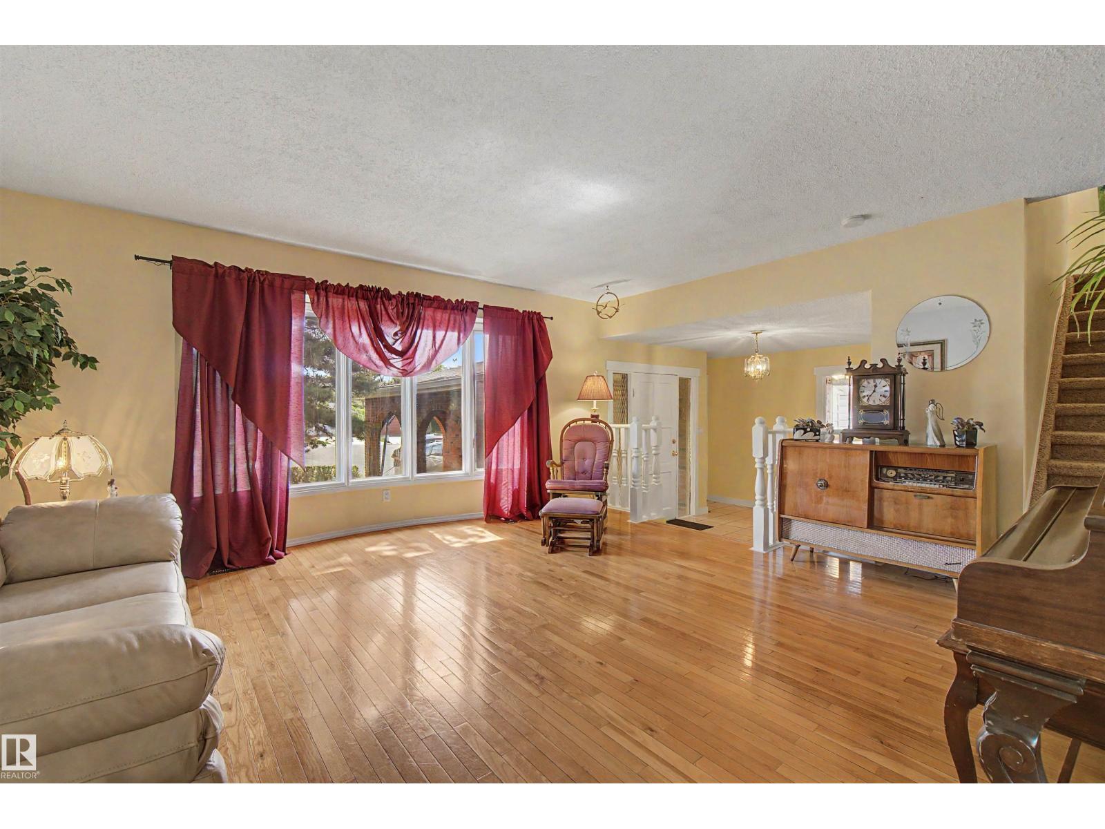 2068 45 ST NW - 9