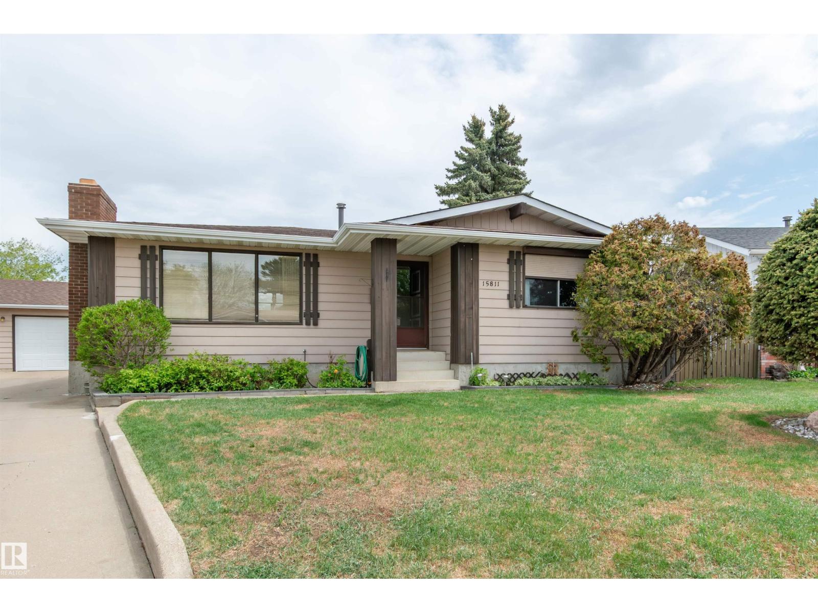 15811 119 ST NW - 1