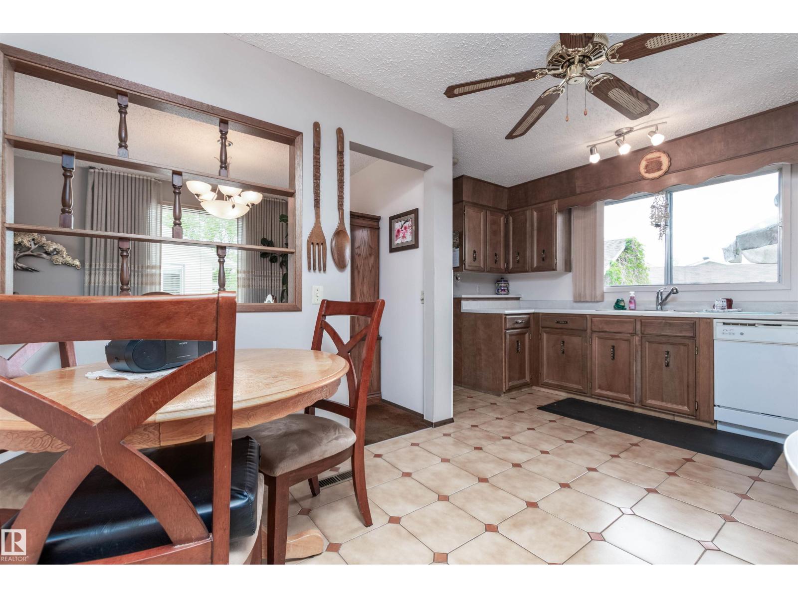 15811 119 ST NW - 10