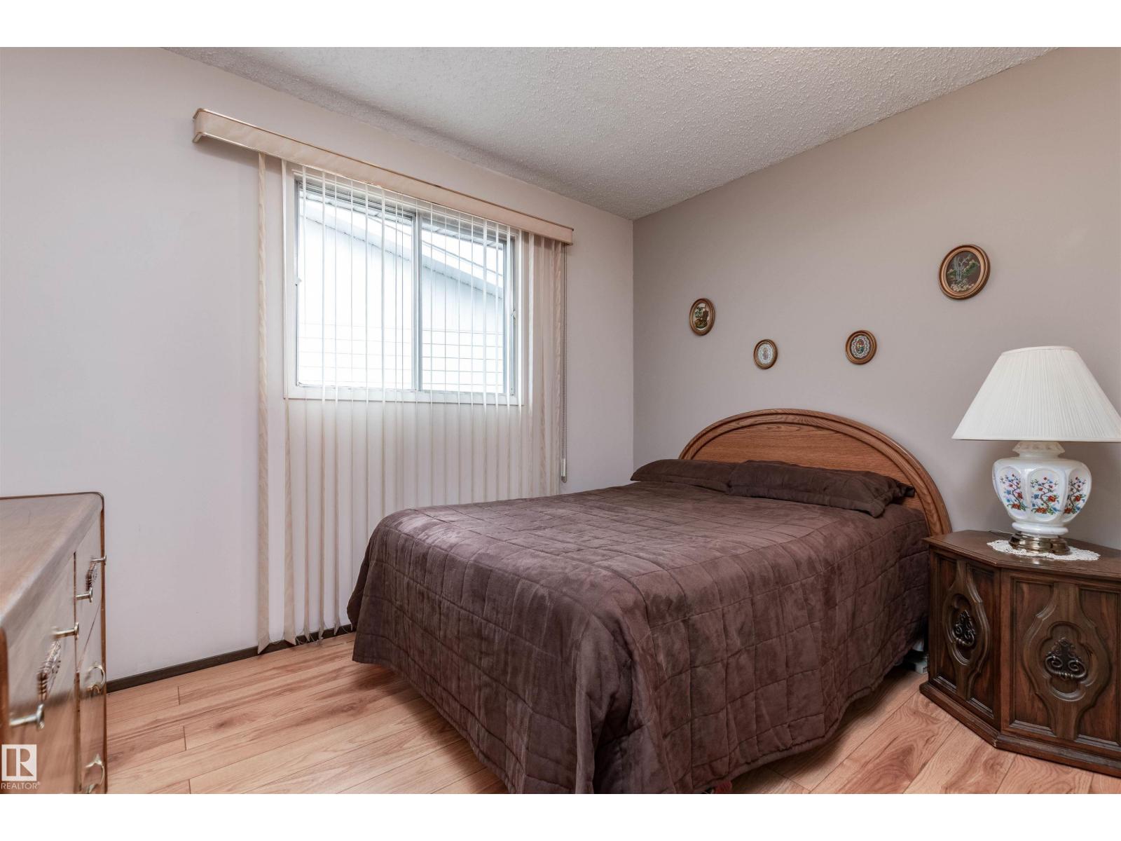 15811 119 ST NW - 18