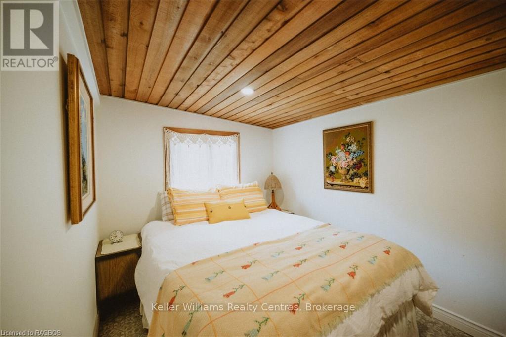77 SHORELINE AVENUE - 17