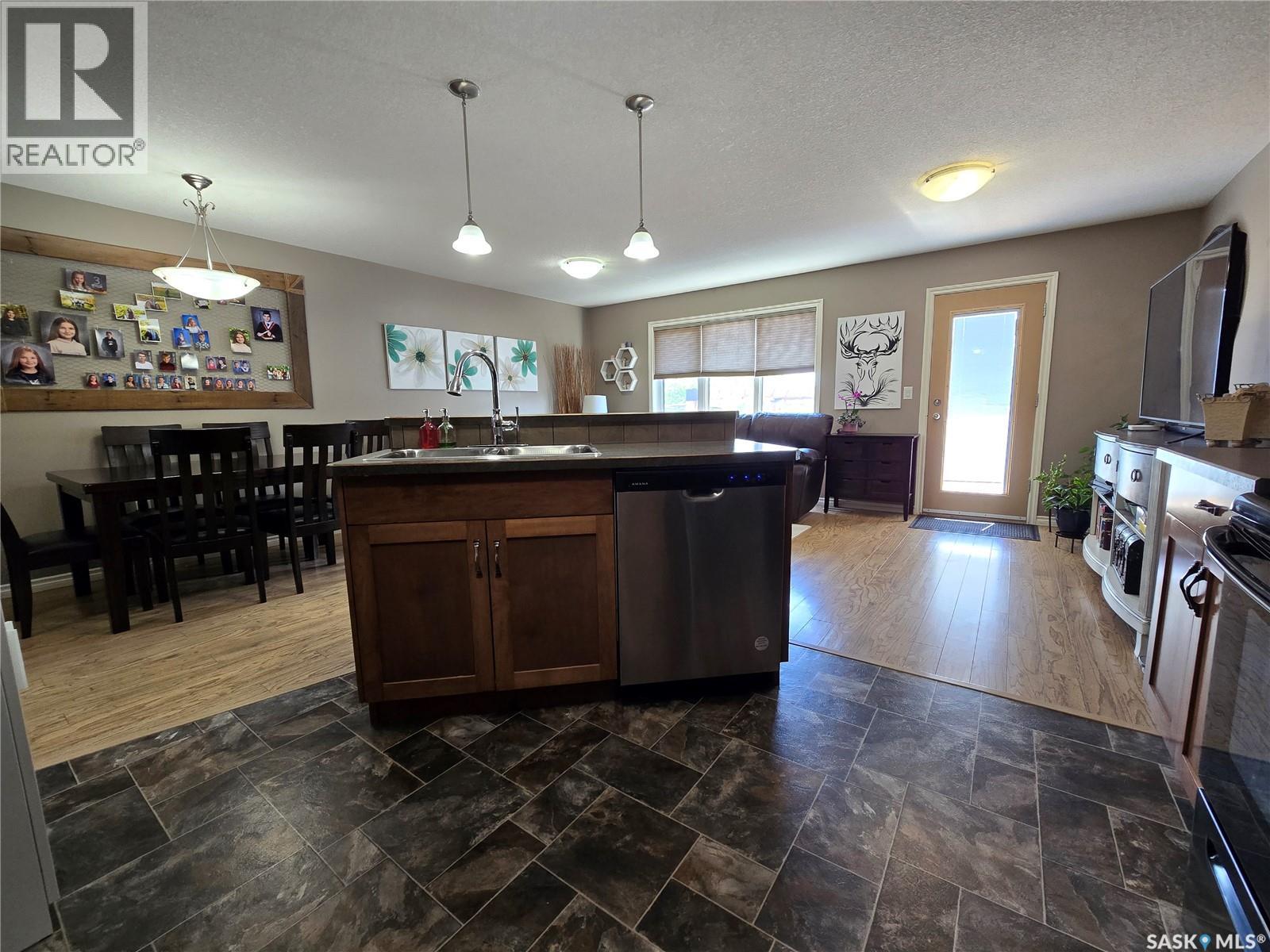 610 BARBER CRESCENT - photo 4