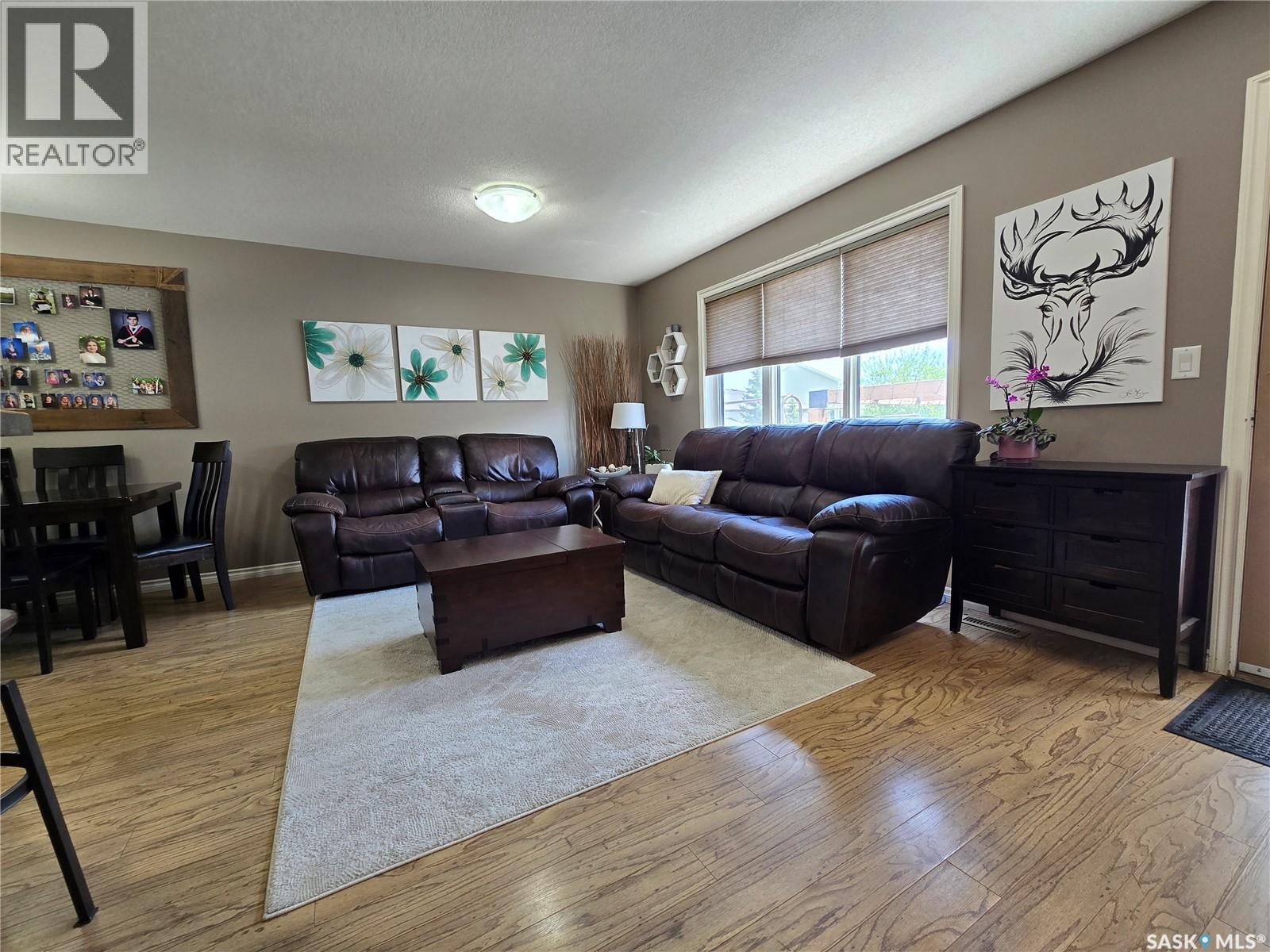 610 BARBER CRESCENT - photo 5
