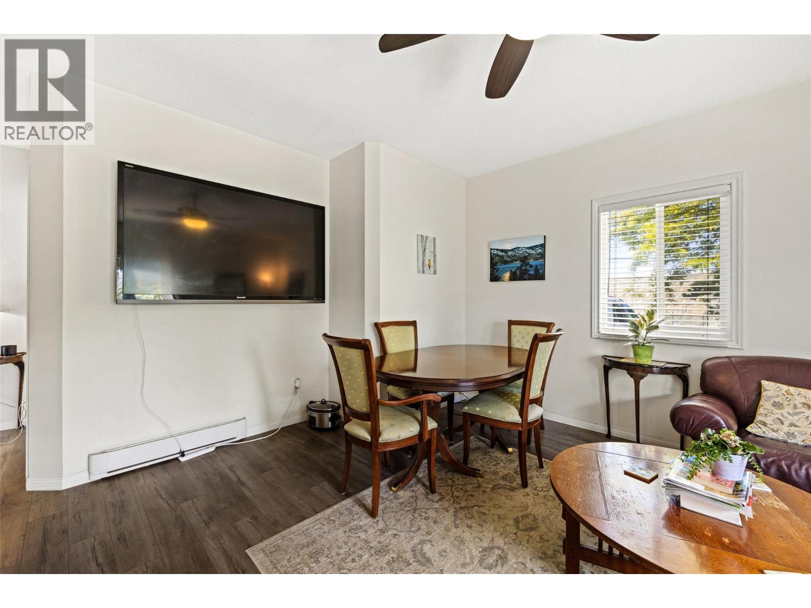 3299 McCulloch Road - 54