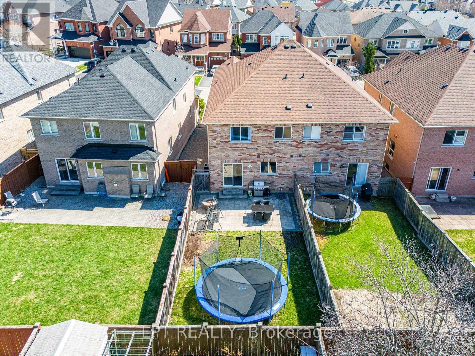 21 AMOS LEHMAN WAY - 38