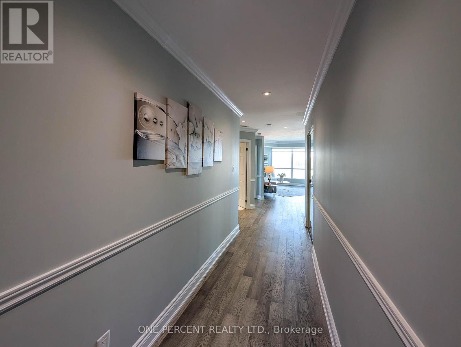 #604 33 ELLEN STREET - 4